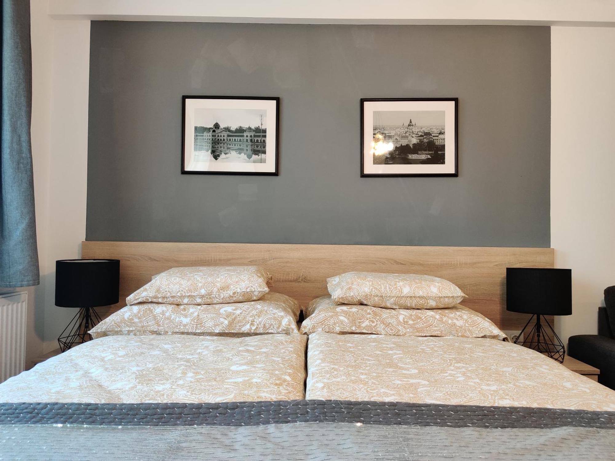 Corvin Black Bird Apartment